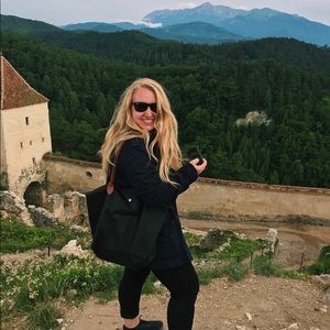 Meet your Posher, Samantha